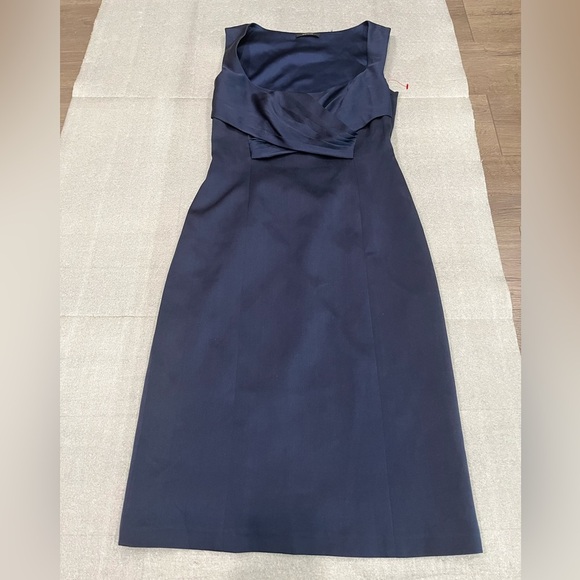 [6] Elie Tahari Dress Silk Blue Sleeveless Scoop Neck Pleat Bodice Sheath - Picture 1 of 10